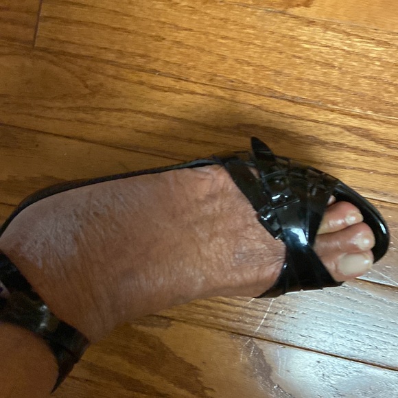 Burberry Open Toe Ankle Straps - Picture 4 of 12